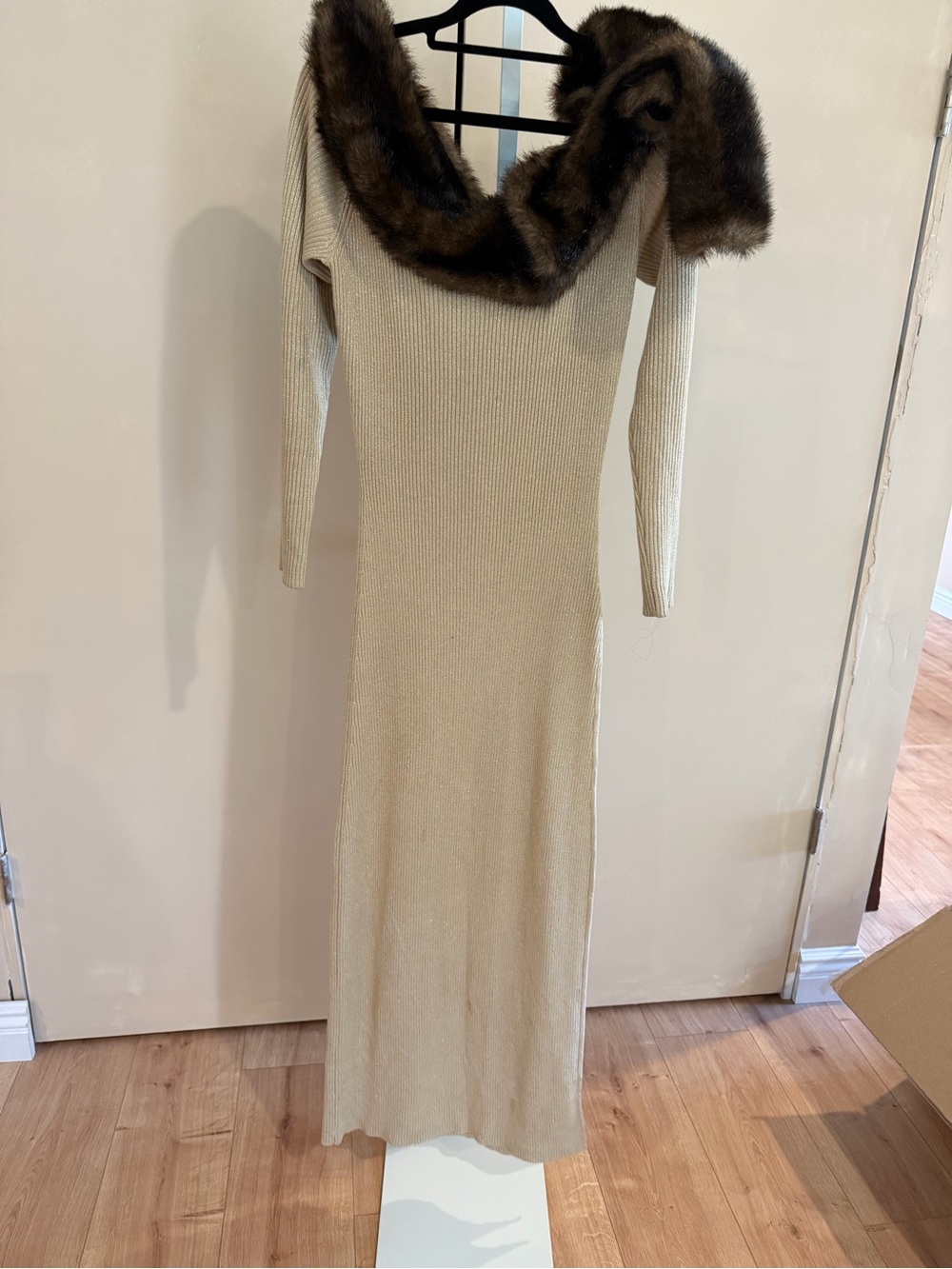 Vintage Cream Knit Maxi Dress with Brown Faux Fur Collar